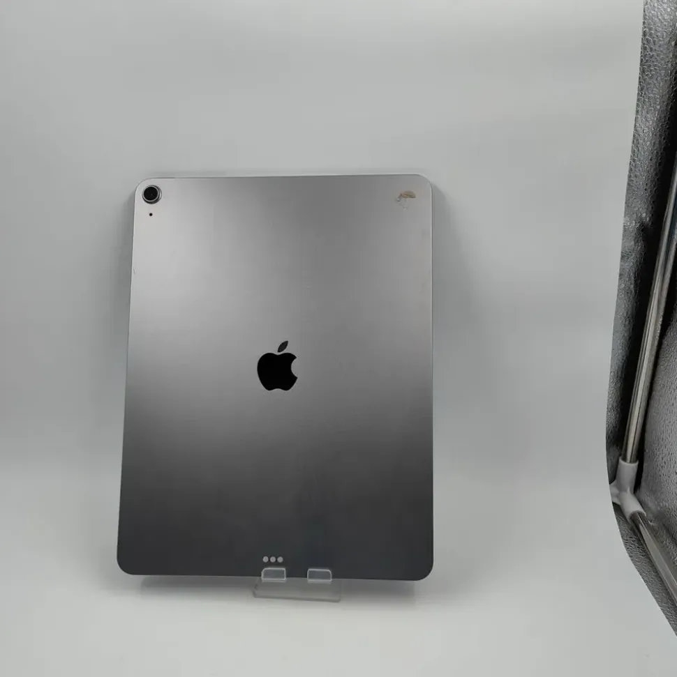 Apple iPad Air 13" (7. Generation 2025) 128 GB Wi-Fi Space Grau