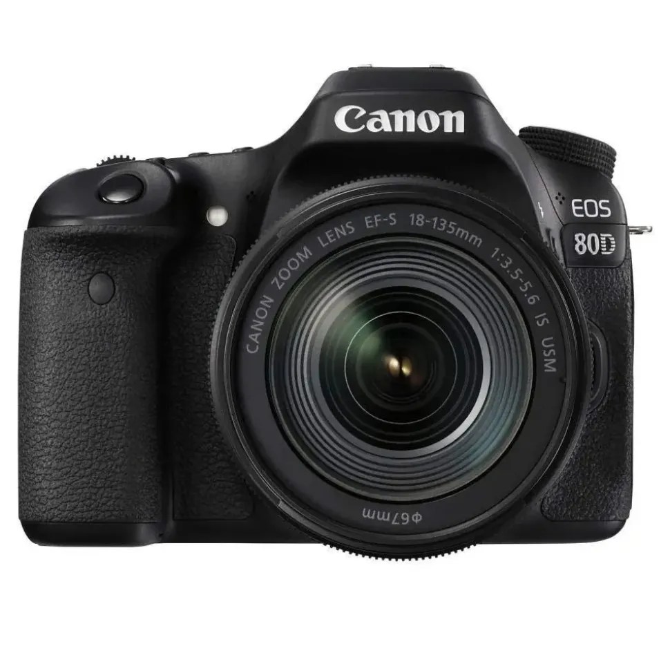 Canon EOS 80D + EF-S 18-135 mm IS USM