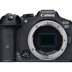 Canon EOS R7 + 18-150 mm IS STM + EF-EOS R Adapter