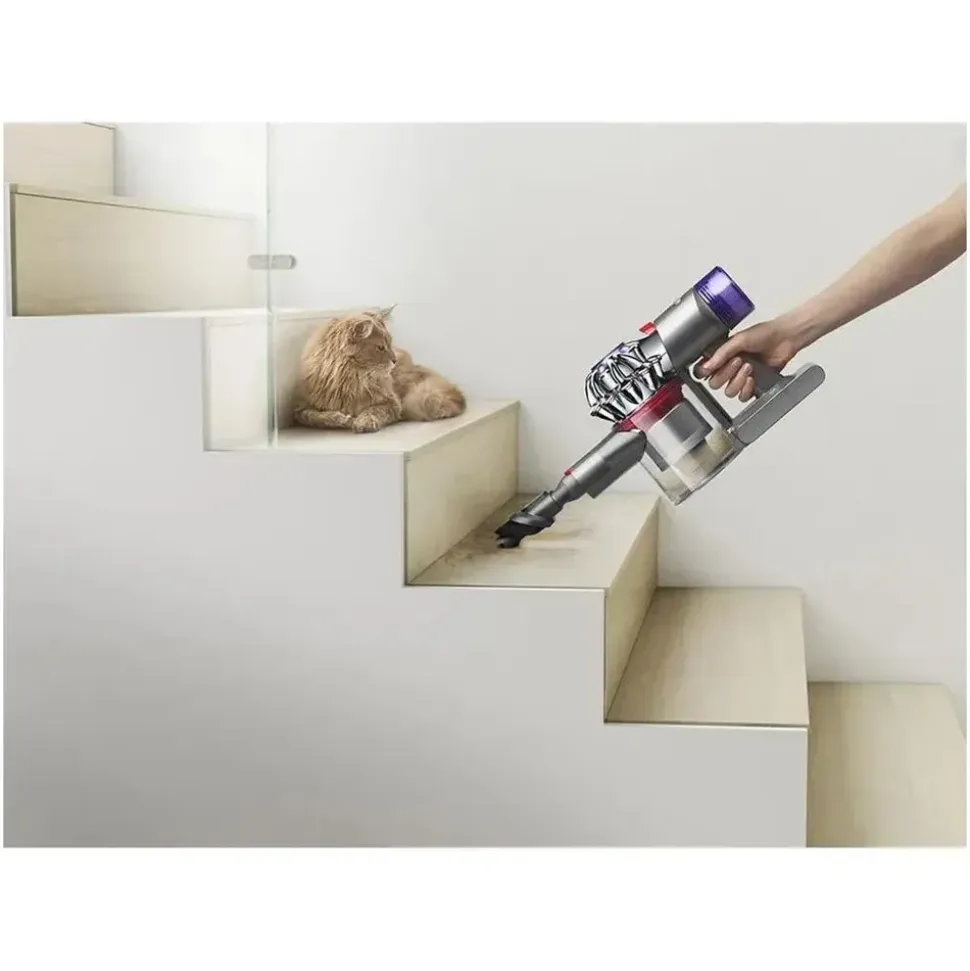 Dyson V8