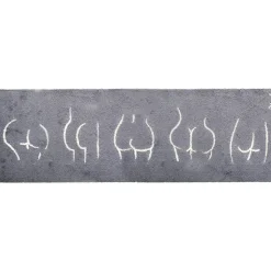 Mad About Mats Badematte Aude, Badvorleger, Duschvorleger, Badezimmerteppich, Läufer, Mit Motiv "Hintern", grau, lustig, waschbar, rutschfest, 100 % Polyamid, weich, rutschfest, maschinenwaschbar, 50 x 150 cm