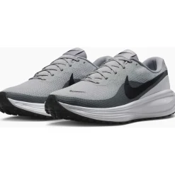 Nike Revolution 8