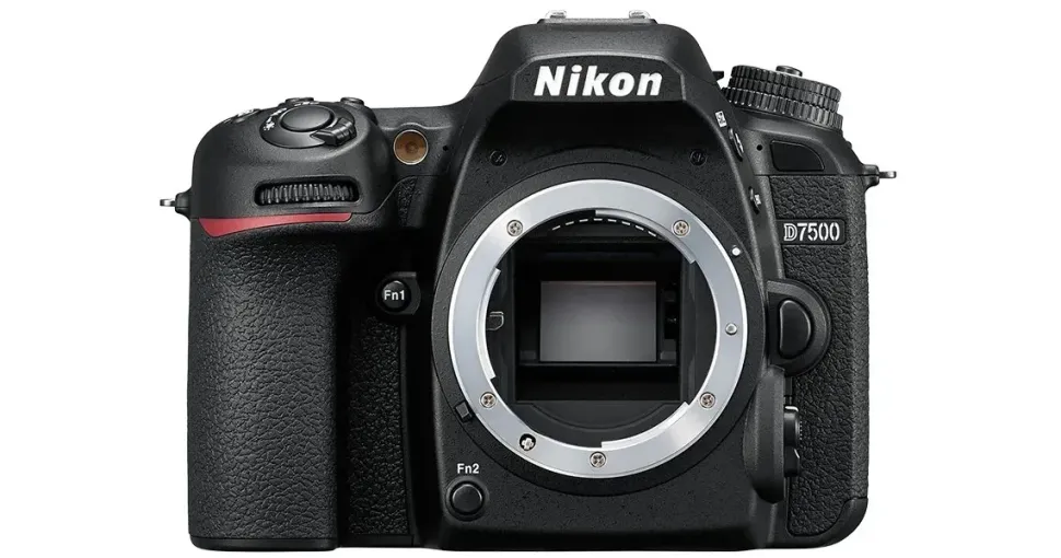 Nikon D7500 + AF-S DX 18-300 mm VR