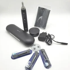 Oral-B iO Series 10 Plus Edition cosmic black + Reiseetui + Aufsteckbürsten 3 St.