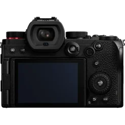 Panasonic Lumix DC-S5D + S 18-40mm f/4.5-6.3