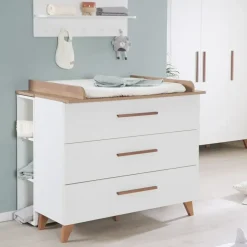 roba Kinderzimmer Set 3-teilig Ole - Kinderbett 70 x 140 cm umbaubar + Wickelkommode mit 3 Schubladen + Kinderkleiderschrank - Griffe & Füße aus Massivholz - Weiß/Dunkle Eiche