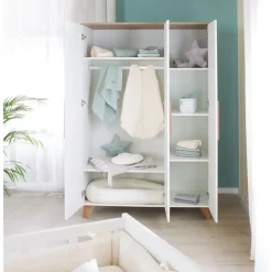 roba Kinderzimmer Set 3-teilig Ole - Kinderbett 70 x 140 cm umbaubar + Wickelkommode mit 3 Schubladen + Kinderkleiderschrank - Griffe & Füße aus Massivholz - Weiß/Dunkle Eiche