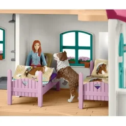Schleich Horse Club Lakeside Country House and Stable 42706