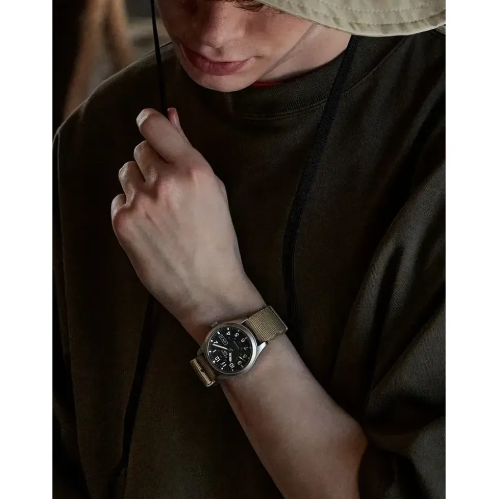 Seiko 5 Sports Nylon 39,4 mm SRPG35K1