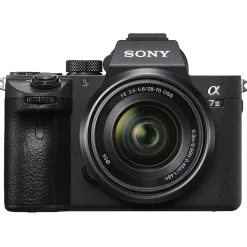 Sony Alpha 7 III + 28-70 mm OSS