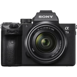 Sony Alpha 7 III + 28-70 mm OSS