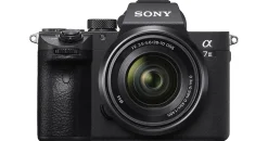 Sony Alpha 7 III + 28-70 mm OSS