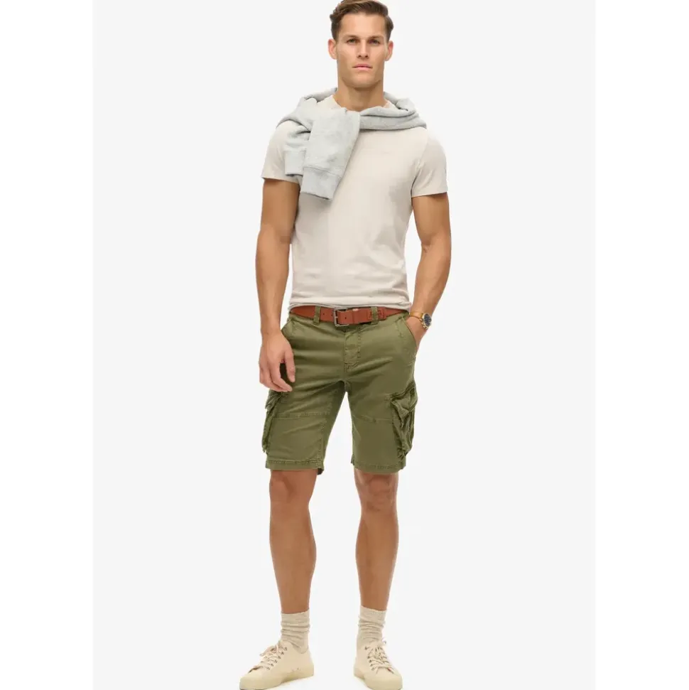 Superdry Cargobermudas "CORE CARGO SHORT", Herren, Gr. 28, N-Gr, grün (chive grün), Web, Obermaterial: 97% Baumwolle, 3% Elasthan, unifarben, straight fit knielang, Hosen, Straight Fit, mit Reißverschluss und 1-Knopf-Verschluss, knielang