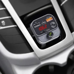Technaxx FMT1700BT Bluetooth 5.3 FM Transmitter mit Bass-Boost, Dual Fast Charging USB-C & QC3.0, Freisprechen, Musikstreaming, USB-Wiedergabe, Batteriespannungsanzeige, 12–24V Auto Adapter