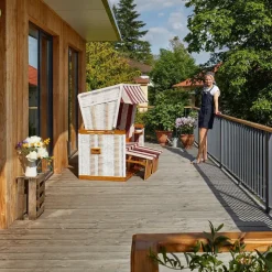 Tectake Strandkorb mit Polster rot/weiß