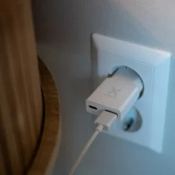 Xtorm Go2 SlimLine Wand-Ladegerät 25W 1x USB-C/ 1x USB-A weiß