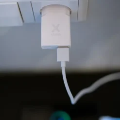 Xtorm Go2 SlimLine Wand-Ladegerät 25W 1x USB-C/ 1x USB-A weiß
